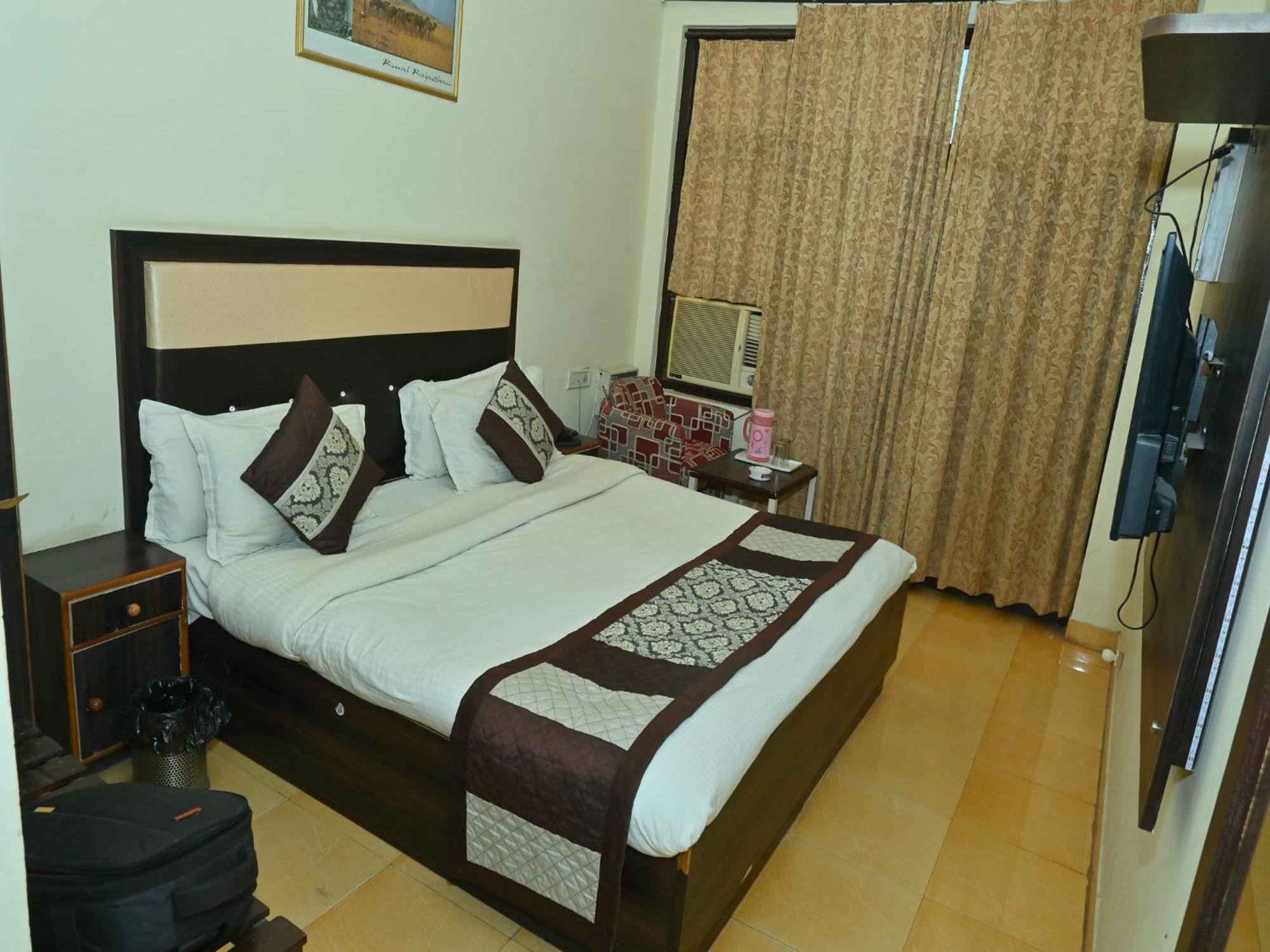 Goyal Plaza Hotel 5 Mint. Waling Distance From Pushkar Lake Exterior photo