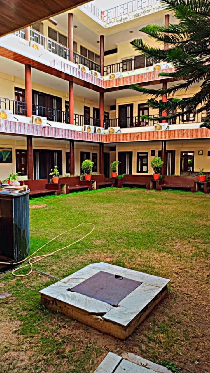 Goyal Plaza Hotel 5 Mint. Waling Distance From Pushkar Lake Exterior photo